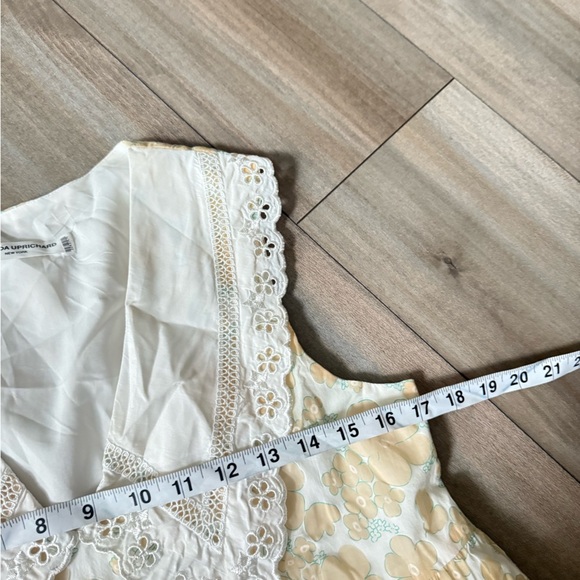 Amanda Uprichard was oversized lace collar floral top - Picture 4 of 5